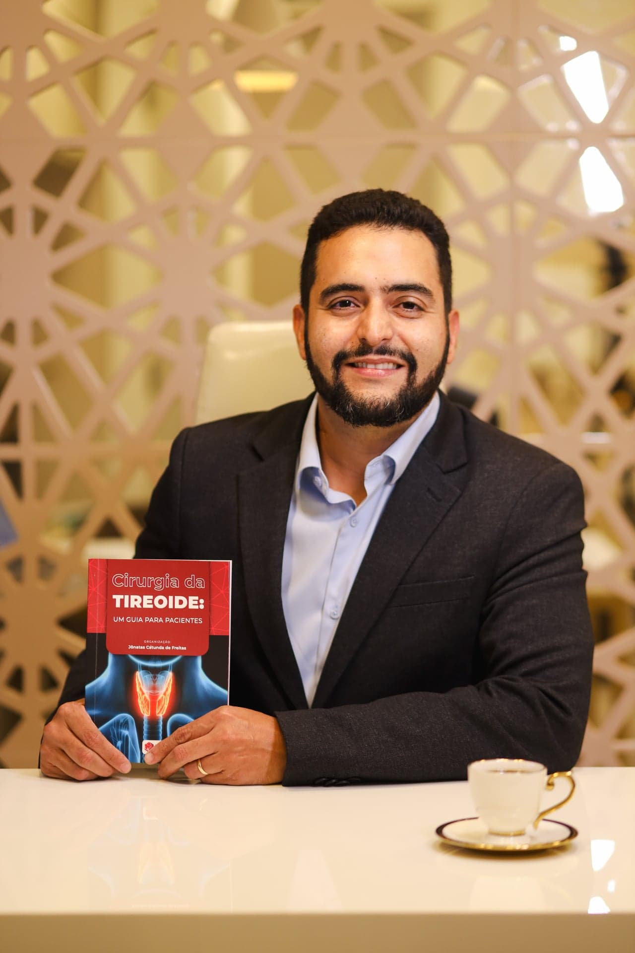 Livro Cirurgia da tireoide: um guia para pacientes