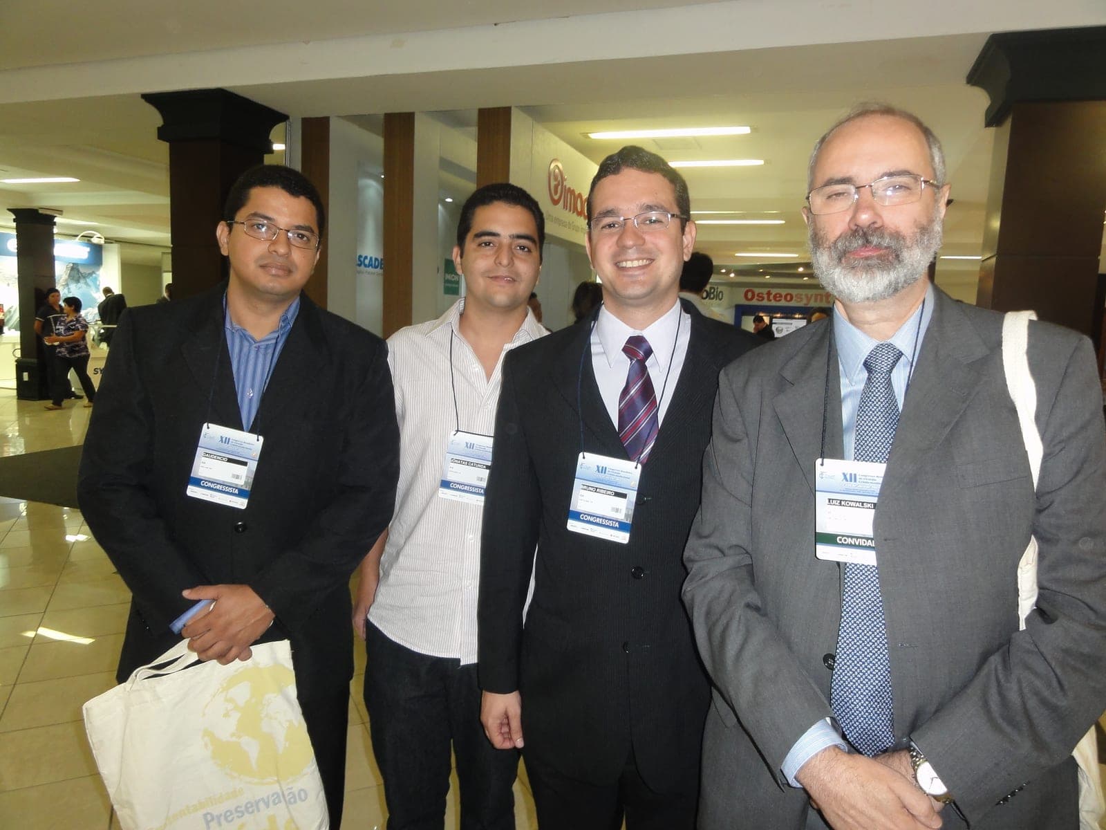 Dr. Jônatas ainda estudante no Congresso Brasileiro de Cirurgia de Cabeça e Pescoço de 2012