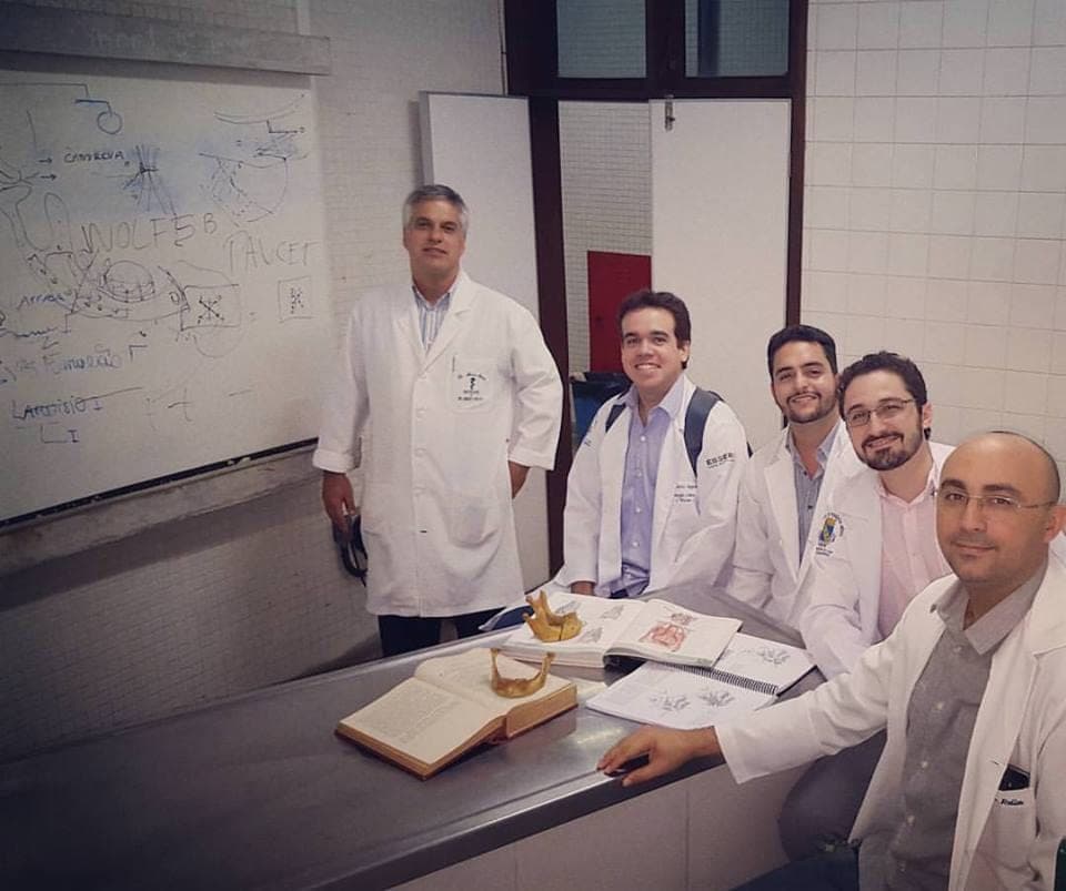 Equipe da residência de cirurgia de cabeça e pescoço do Hospital Universitário Walter Cantídio